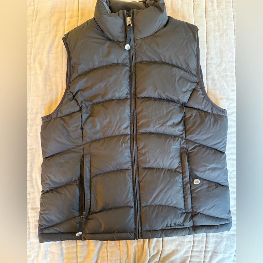 L.L. Bean Black Goose Down Puffer Vest - Size M. - Picture 2 of 8